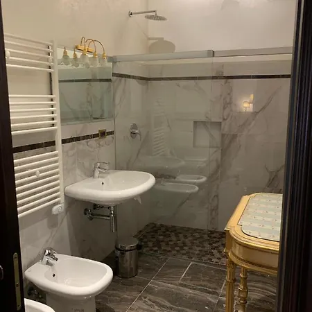 Luxury Apartment In San Marco With Canal View-3