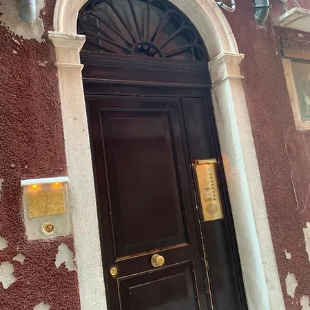Luxury Apartment In San Marco With Canal View-2
